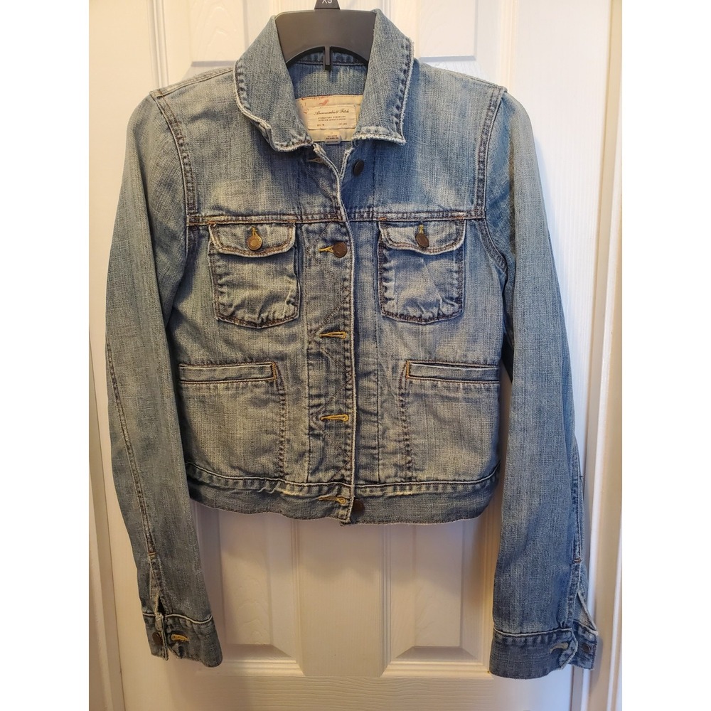 Abercrombie and Fitch women's jean jacket S Trucker‎ long sleeve button distress